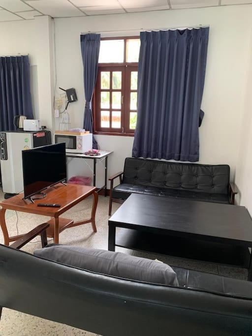 公寓 Private Well Priced Available To Rent *